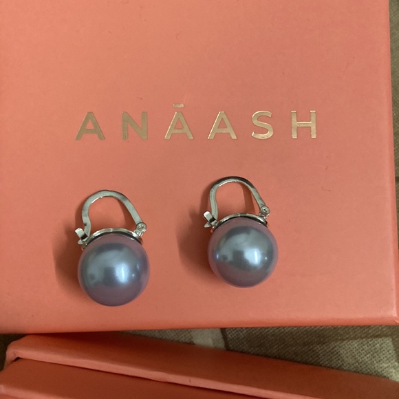 Beautiful earrings by ANAASH not used even once new - Picture 3 of 4